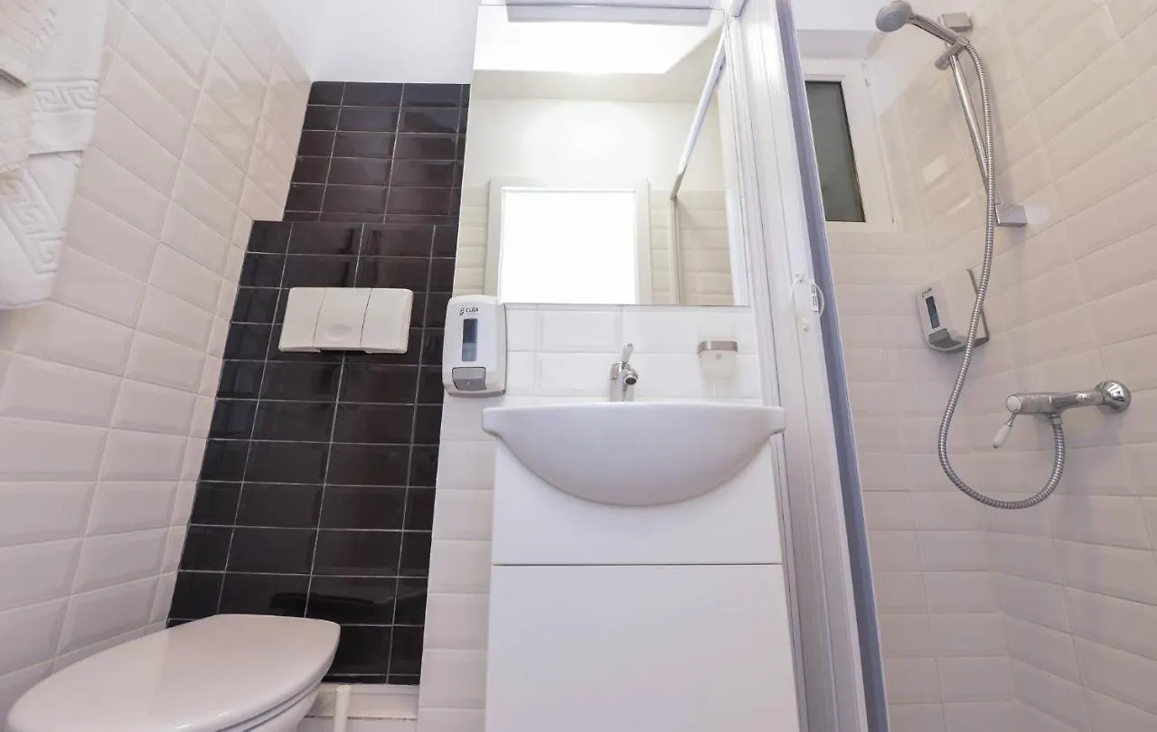 Athene Apartment - Cismigiu Gardens Bükreş